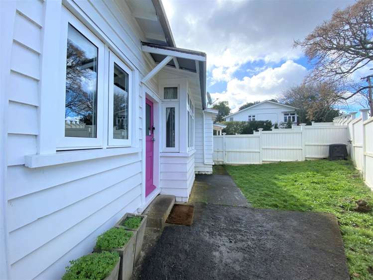 2/7 Jesmond Terrace Mt Albert_8