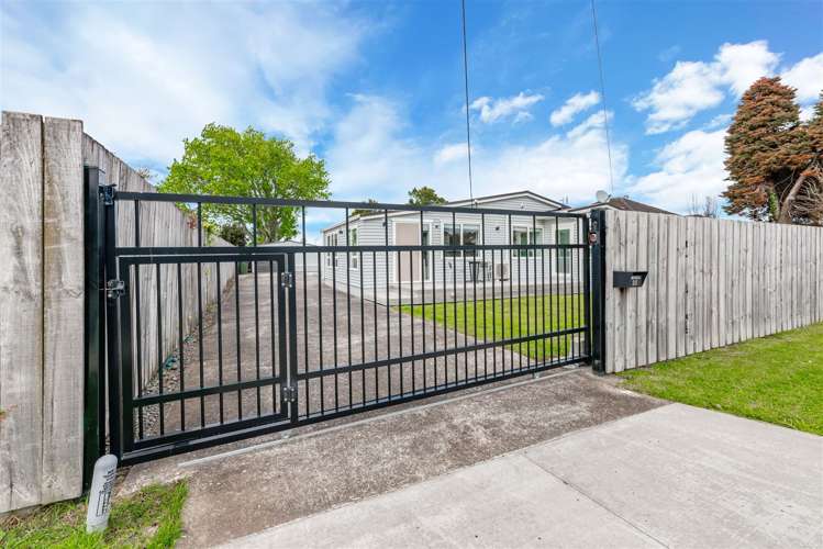 25 Tiroroa Avenue Te Atatu South_40