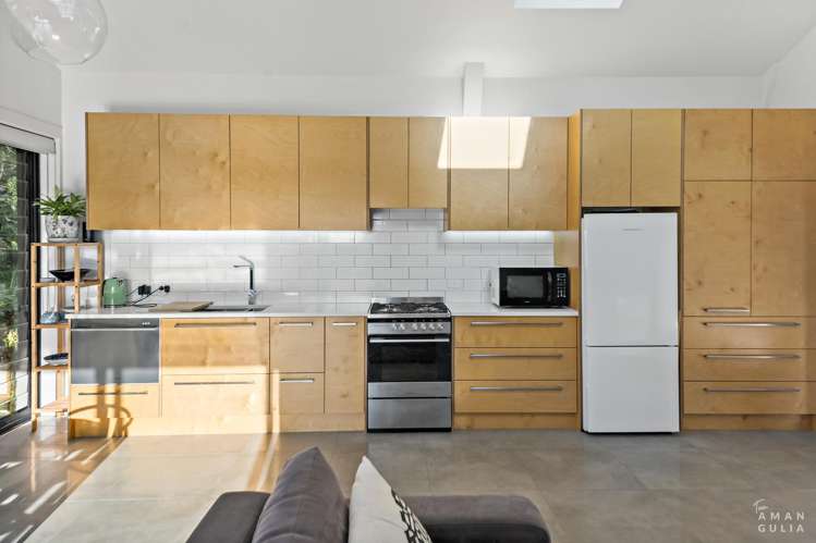 27 Amberley Avenue Te Atatu South_21