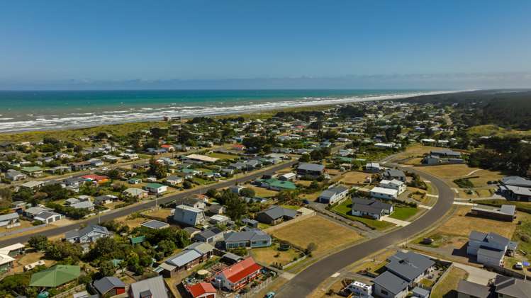 8 Taonui Street Waitarere Beach_27