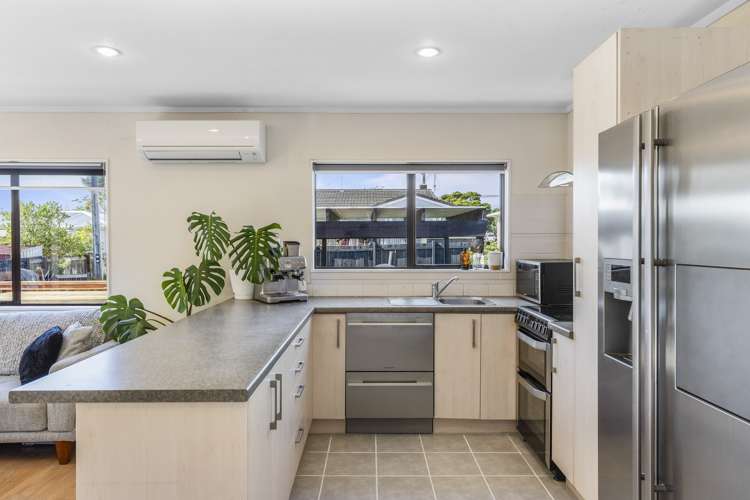 2/170 Birkdale Road Birkdale_6