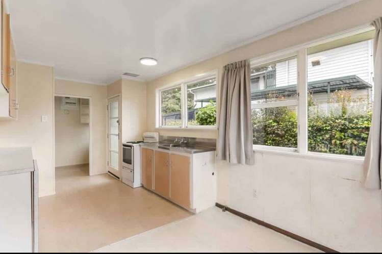 51 Easton Park Parade Glenfield_4