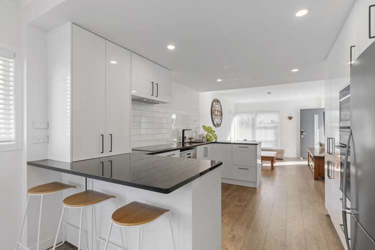 66 Howe Street Howick_16