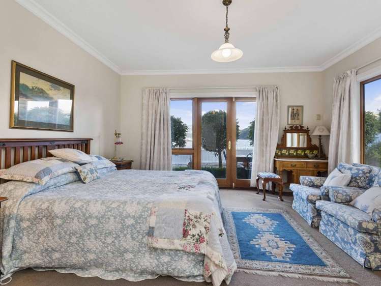 7 Beach Road Akaroa_12