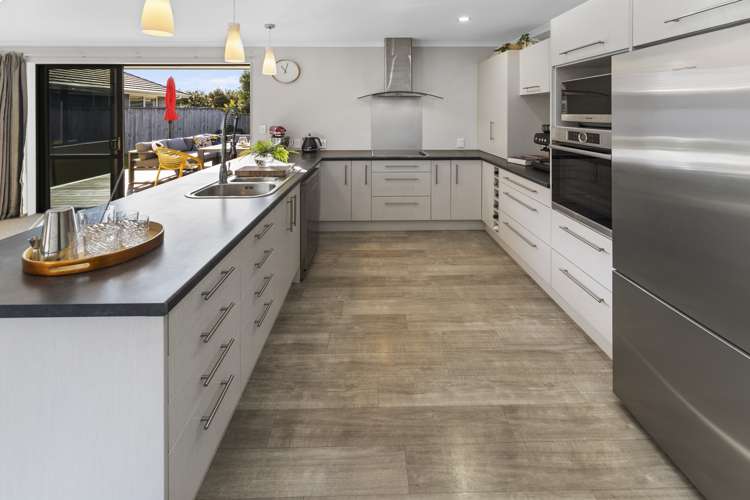 78 Washbourn Drive Richmond_8