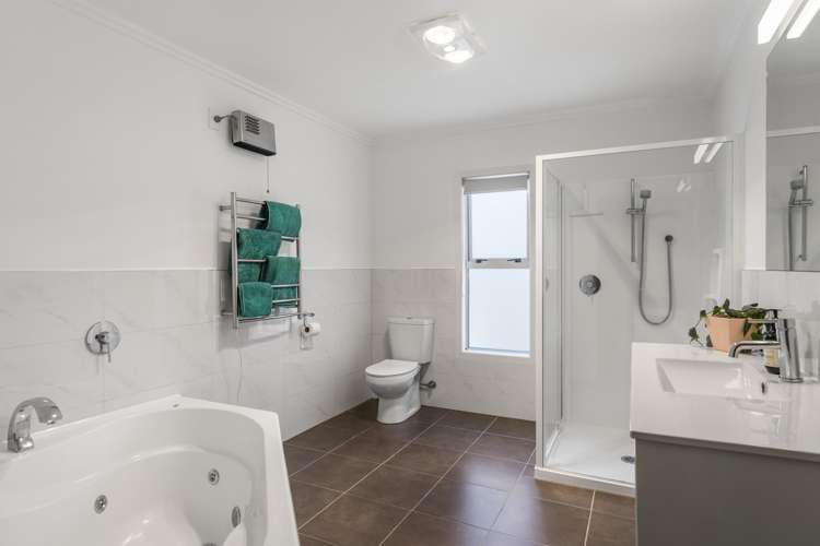 18 Coprosma Crescent Waipahihi_14