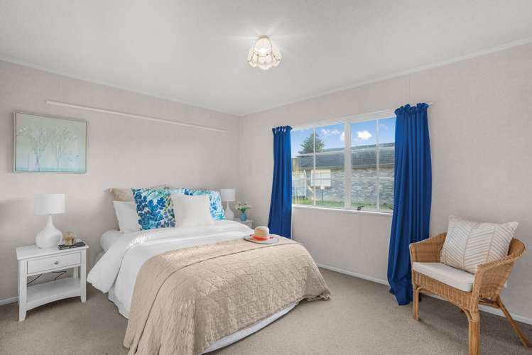 11/169 Whites Line East Waiwhetu_12