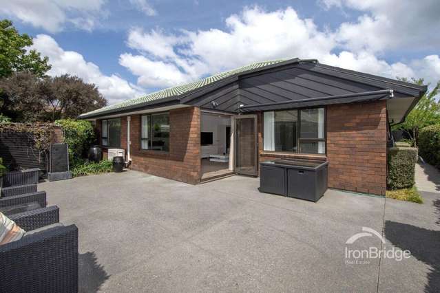 Prime Location with Home Office