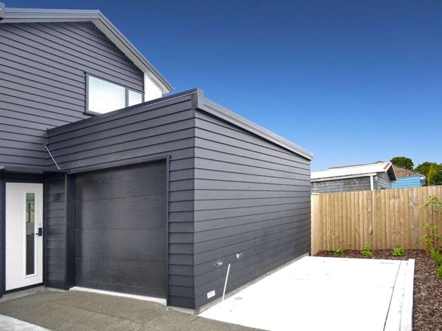 EDGEWARE - SHORT TERM LEASE, 2 BEDROOMS, 1 BATHROOM, HEATPUMP, SINGLE INTERNAL ACCESS GARAGE