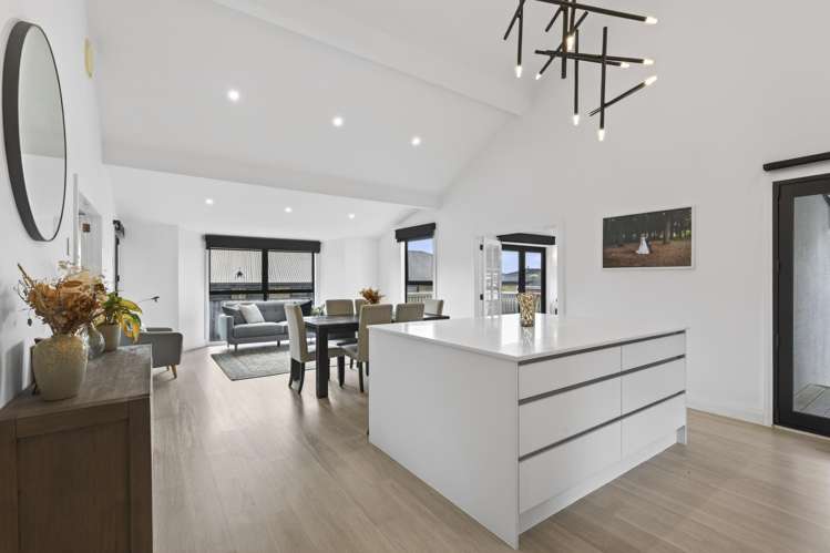 105 Parklands Avenue_5