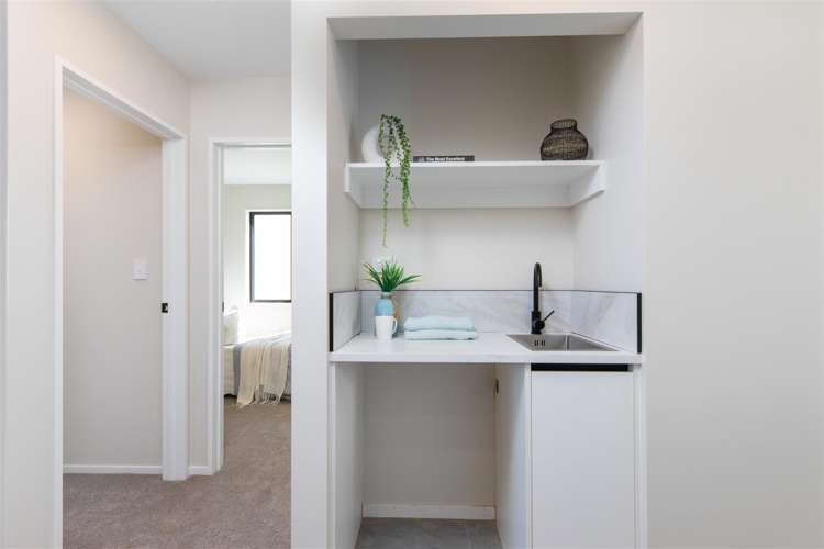 16 Greenbrier Street Westgate_13