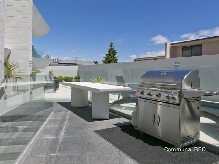 2/225 Lake Terrace Waipahihi_15