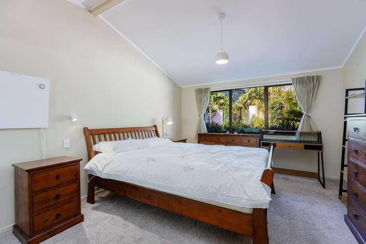 2/953 Beach Road Torbay_9