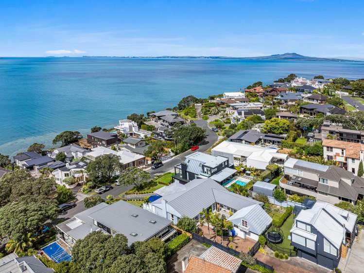 25 Whitby Crescent Mairangi Bay_27