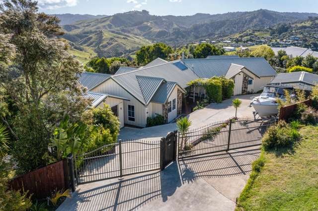 Edgeview House with Expansive Views-Plus....