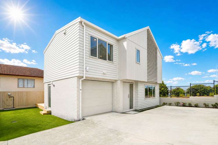 32 Glennandrew Drive_1