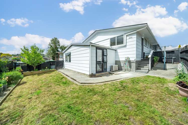 32A Hartford Crescent Totara Park_12