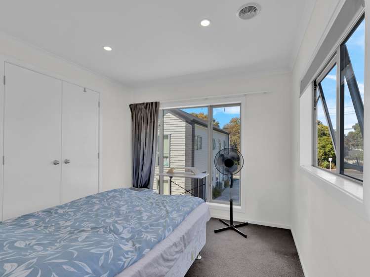 1/113 Knighton Road Hillcrest_6