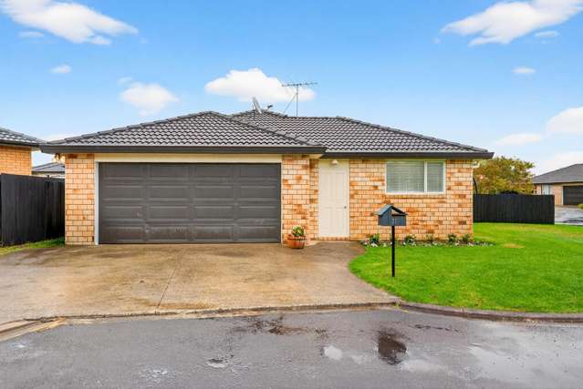 Quiet Cul-de-Sac Living with Room for Everyone
