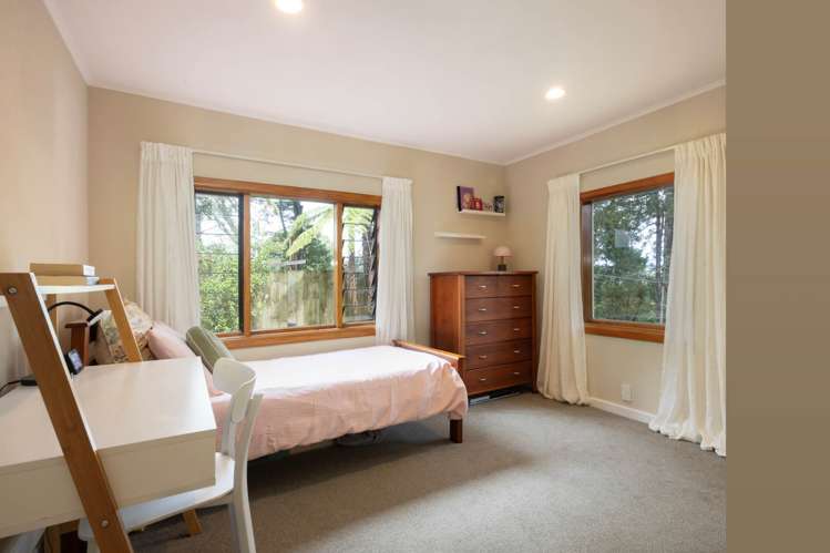 1 Valley View Road Titirangi_11
