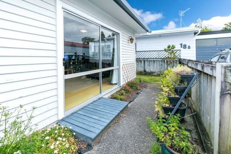 18 Saxbys Road Glenview_10