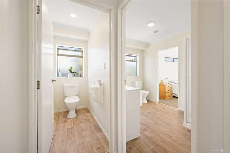 2 Dan Tori Place Orewa_16