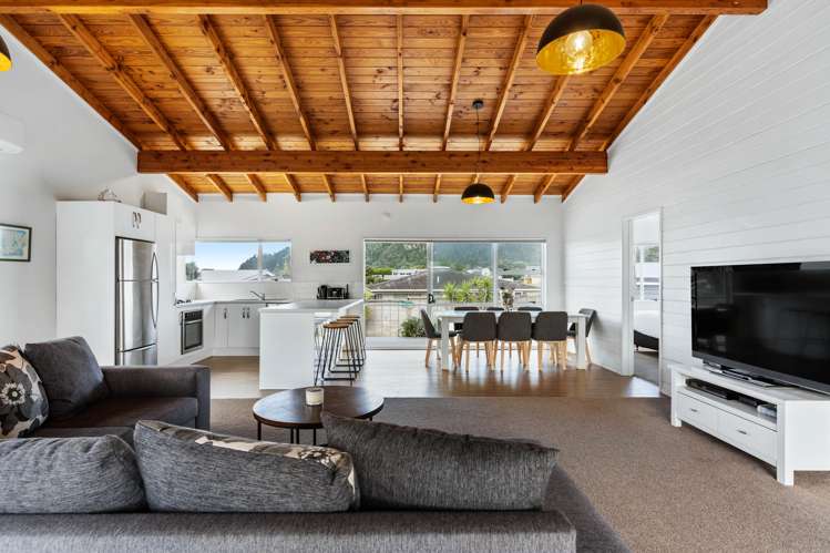 12a Braddock Grove Pauanui_10