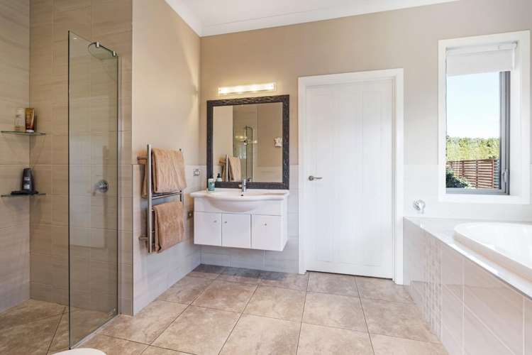 7b Royal Heights Glen Avon_13