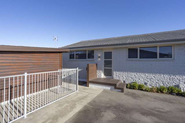 Owner Needs Sold! Zoned Cashmere High!