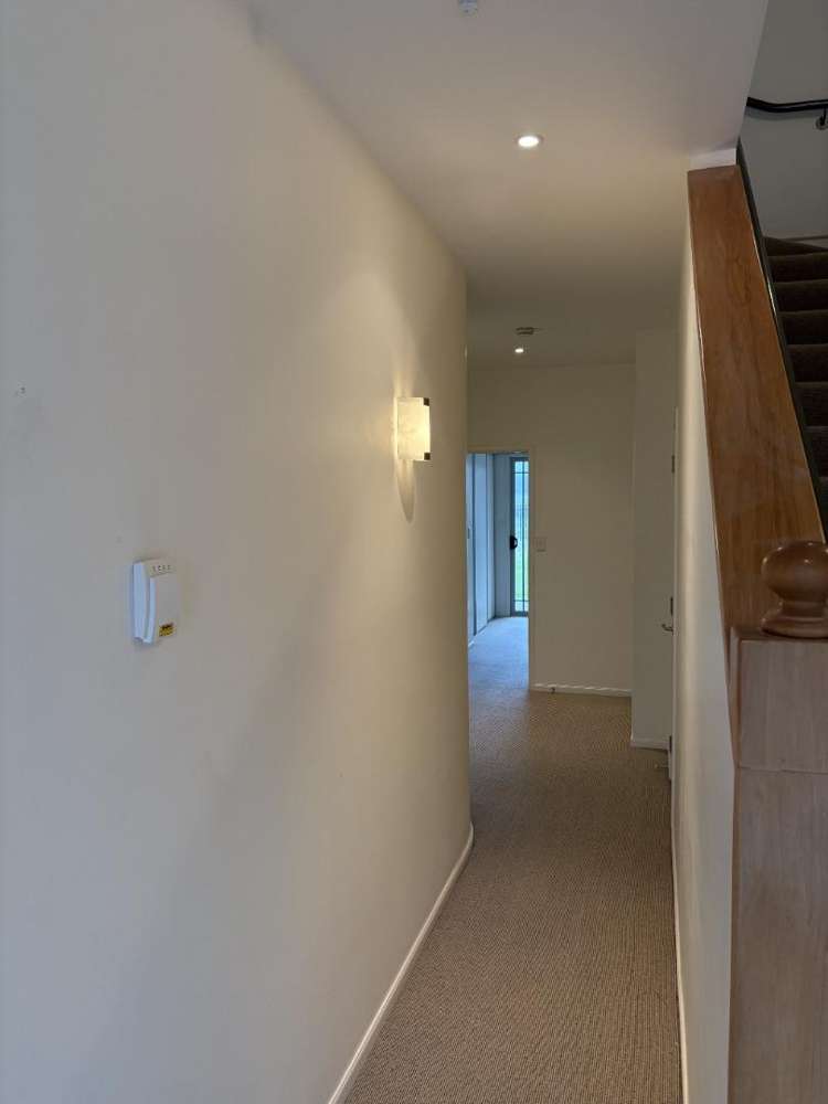 9/100 Customhouse Street 1052_8