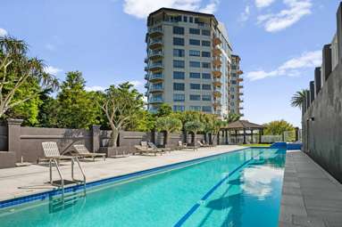 401/135 Phoenix Gardens, Grafton Road_1