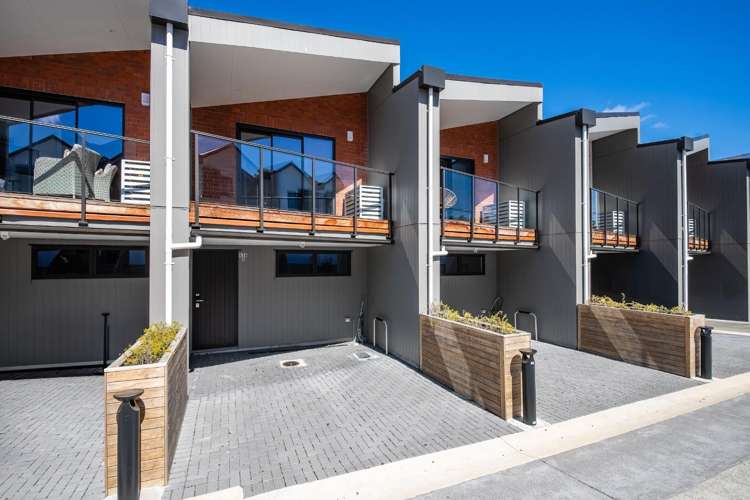 8/63A Owairaka Avenue Mount Albert_21