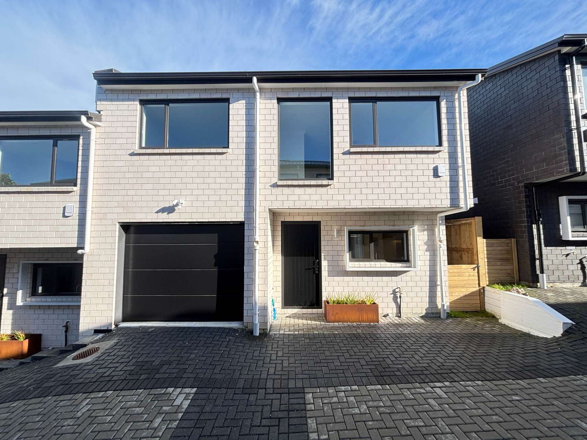 71D Royal Road Massey_0