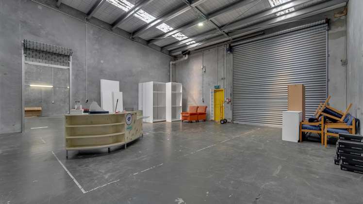 3 and 4/18 Taurus Place Bromley_8