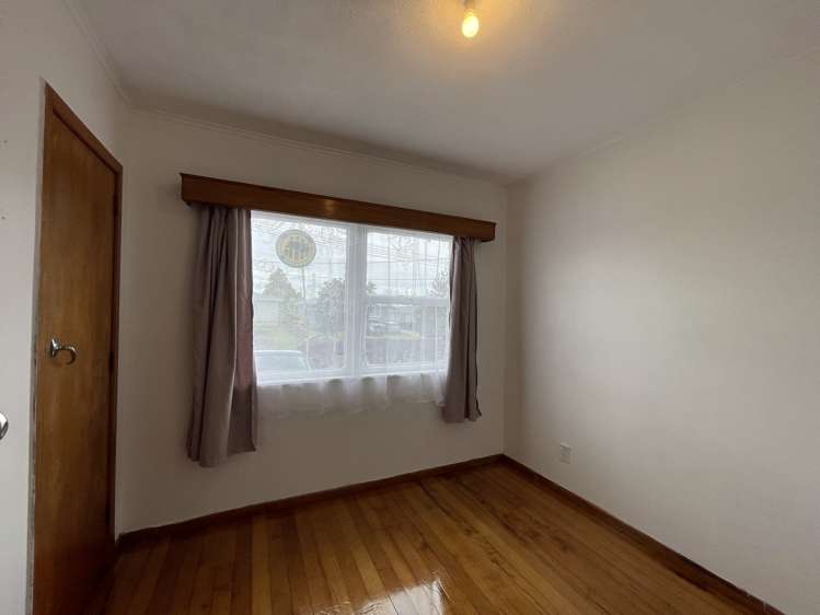 8 Albert Road Kelston_11