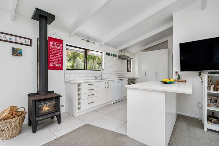 673 Huia Road Parau_11