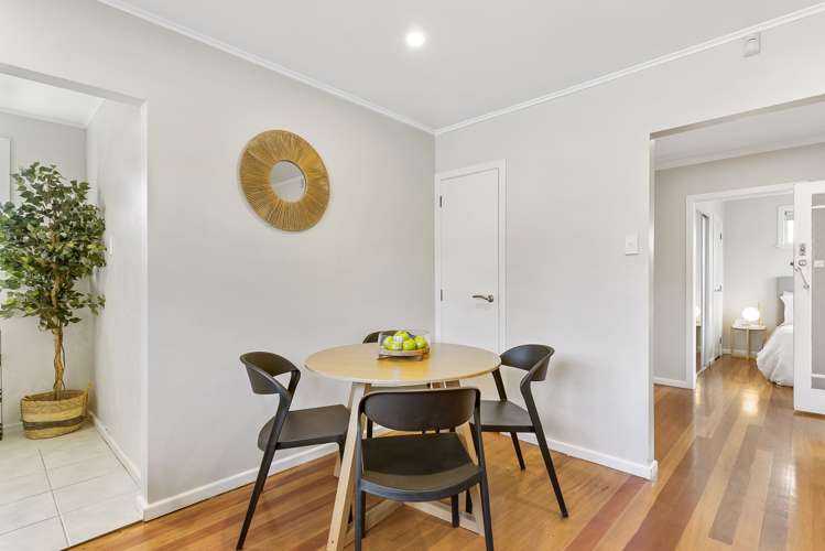 9 Glengarry Road Glen Eden_6