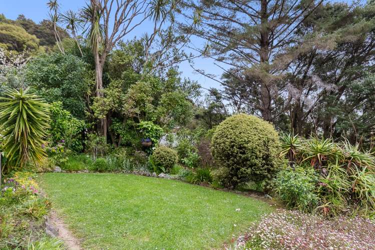 239a Whites Line East Waiwhetu_15