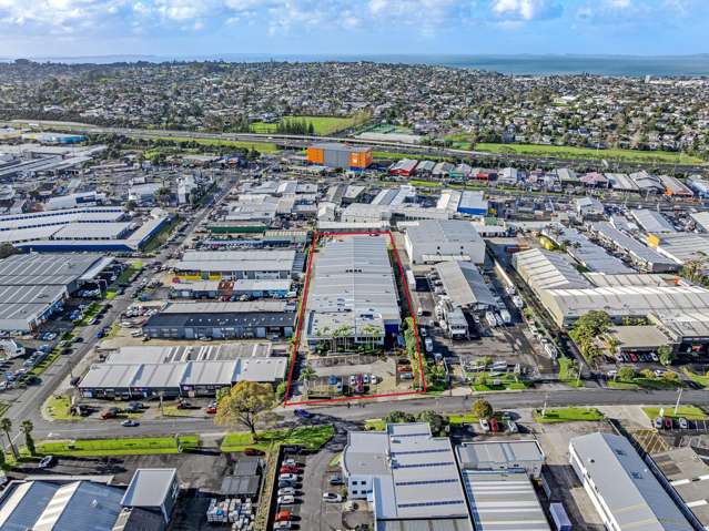 Big industrial – 5,758sqm with yard