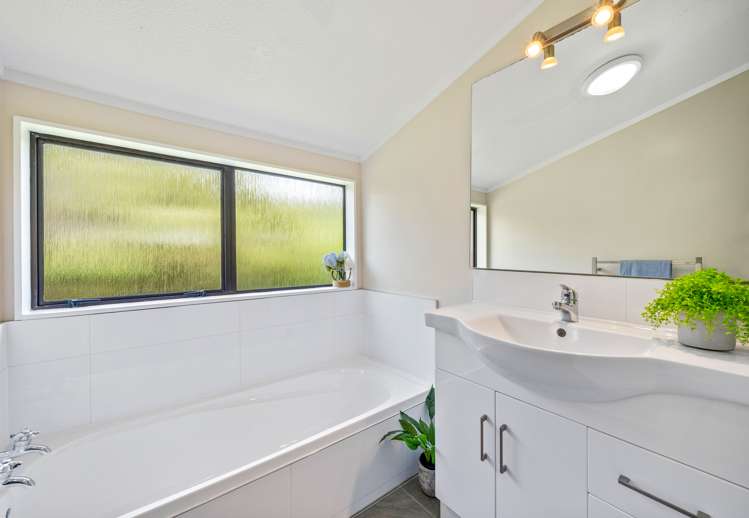 13 Kinnel Grove Papakowhai_14