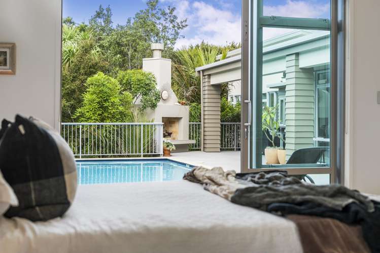 10 Thomas Hunter Lane Greenhithe_16