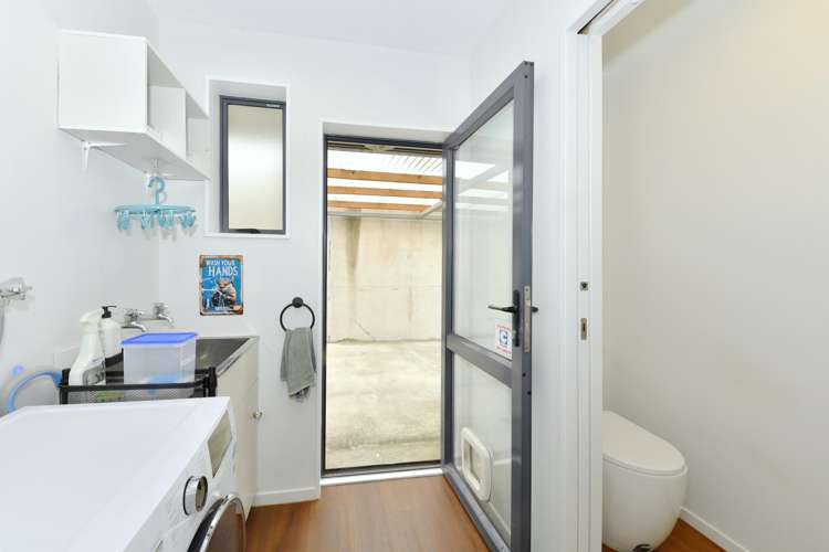 2/11 Short Street Waltham_10