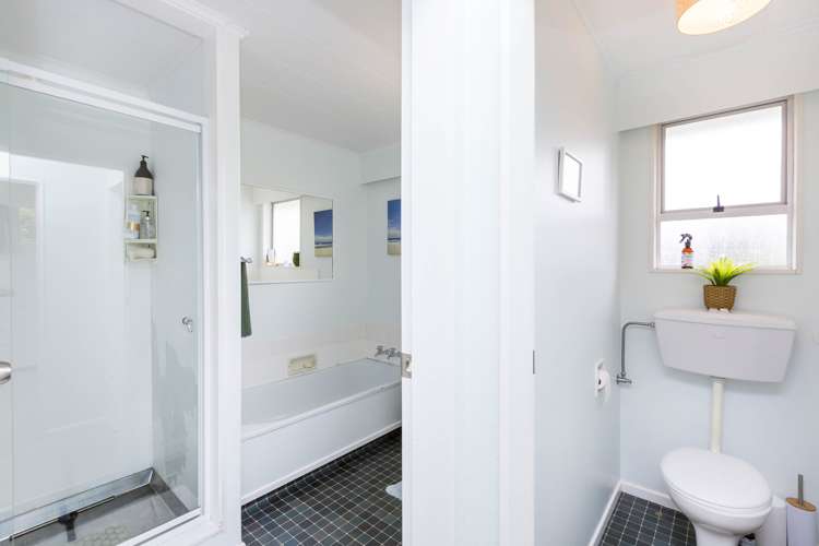 108 California Drive Totara Park_15