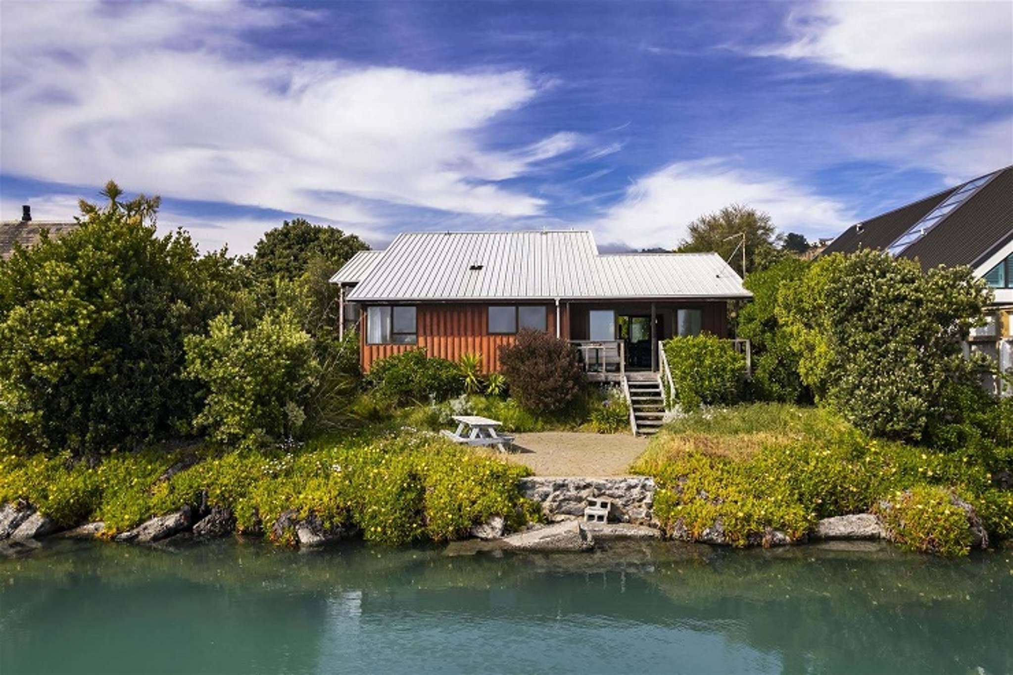 Uninsurable beach house snapped up for $1.675m after dream build abandoned