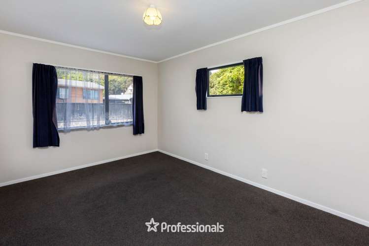 1 Monarch Grove Maoribank_14