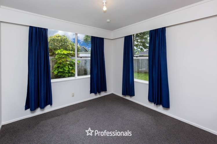 33 Larchmont Grove Totara Park_11