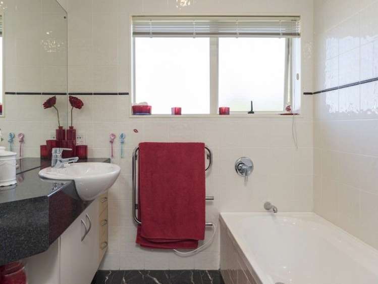 32 Kath Hopper Drive Orewa_14