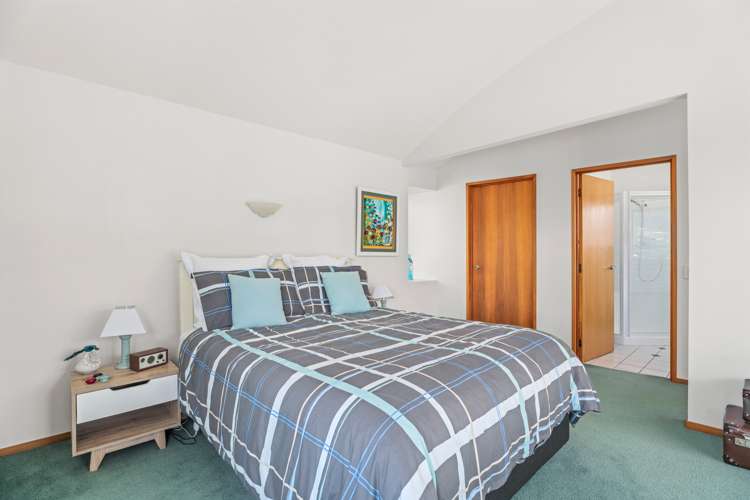 415 Peninsula Road Kelvin Heights_17