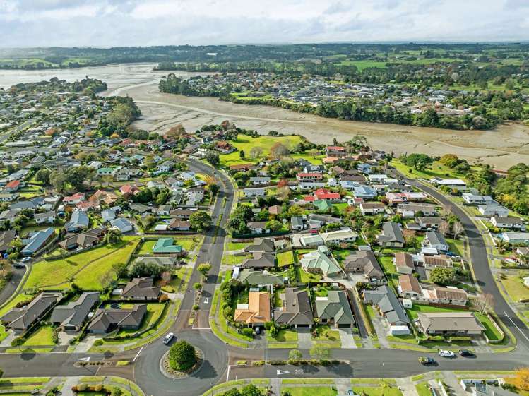 81 Riverside Drive Waiuku_18