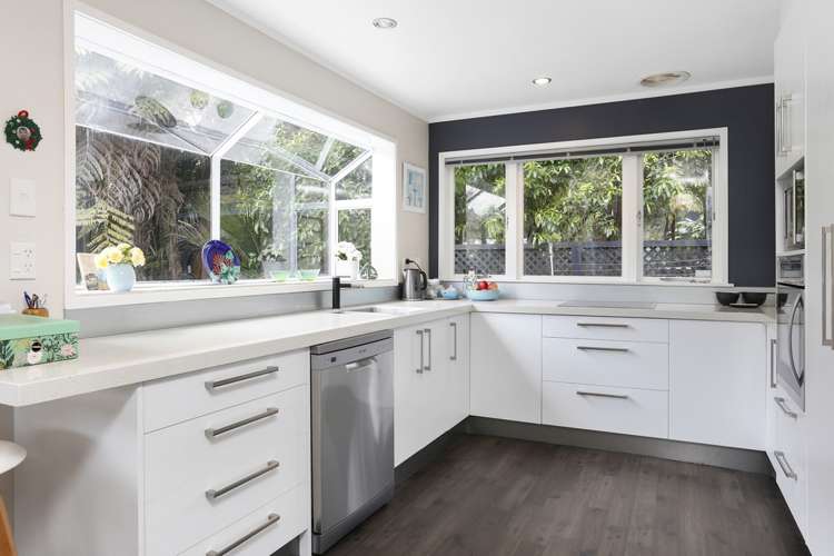 1 Grovelands Way Titirangi_9